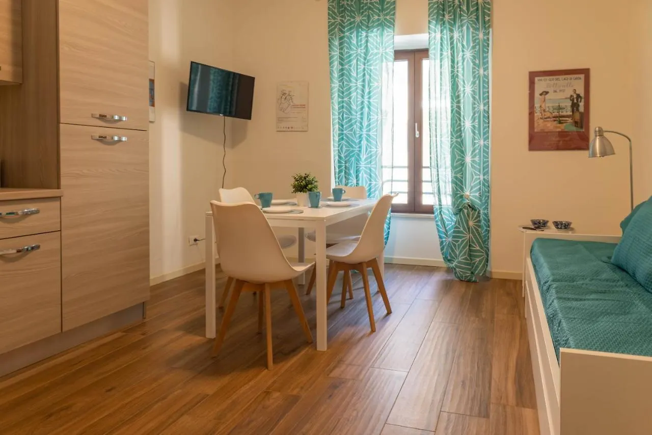 Carpione Apartment 데센자노델가르다 0*,